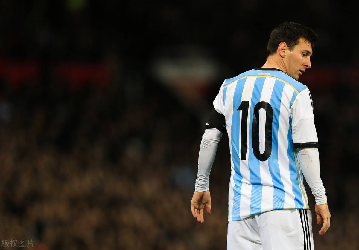 包含托特纳姆迎全明星赛关键赛，关键时刻单刀错失，媒体盛赞，更衣室氛围转暖的词条