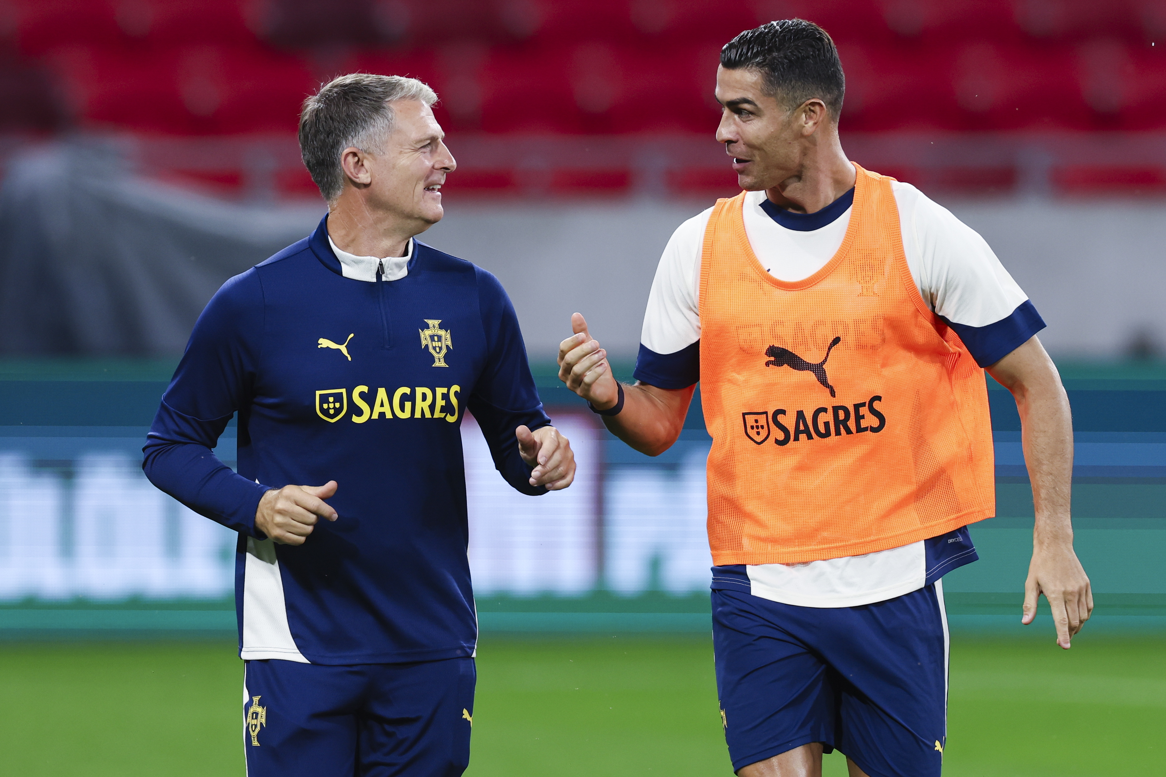 包含赛后英超传出新动向,葡萄牙体育调整名单,管理层表态——气氛紧张,球队文化再被提及的词条 包含赛后英超传出新动向,葡萄牙体育调整名单,管理层表态——气氛紧张,球队文化再被提及的词条